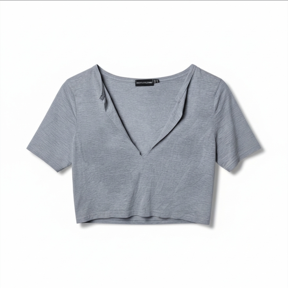 Pretty Little Thing Soft Knit Cropped Shirt. Perfect Condition!